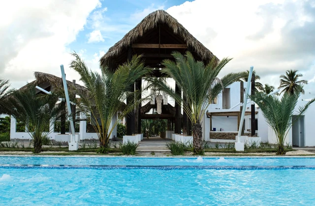 Coconut Paradise Dolphin Residence Apartment Restaurant